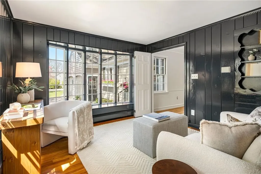 8 Harbour Road Barrington RI 02806