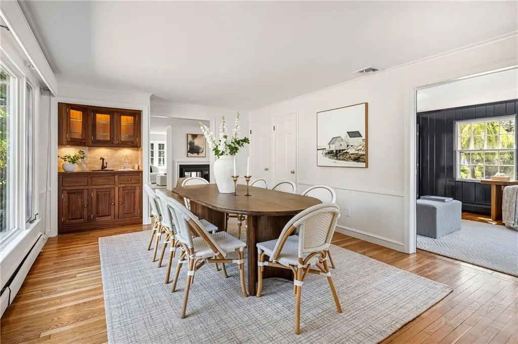 8 Harbour Road Barrington RI 02806