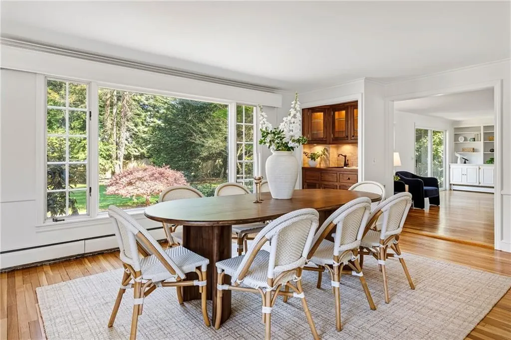 8 Harbour Road Barrington RI 02806