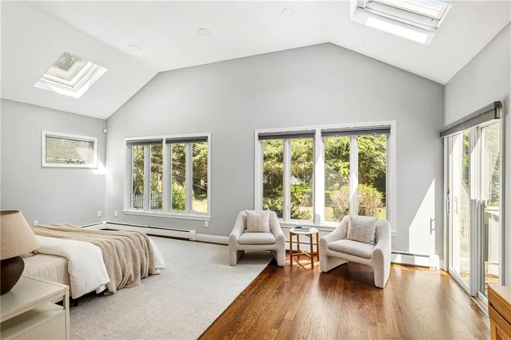 8 Harbour Road Barrington RI 02806