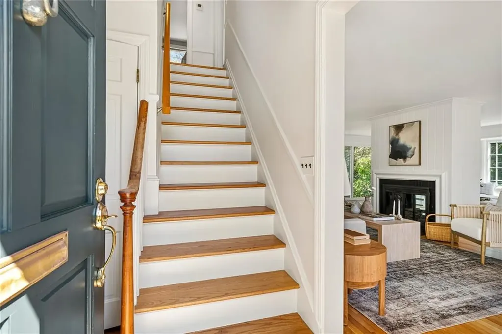 8 Harbour Road Barrington RI 02806