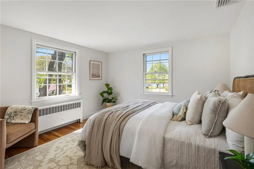 8 Harbour Road Barrington RI 02806