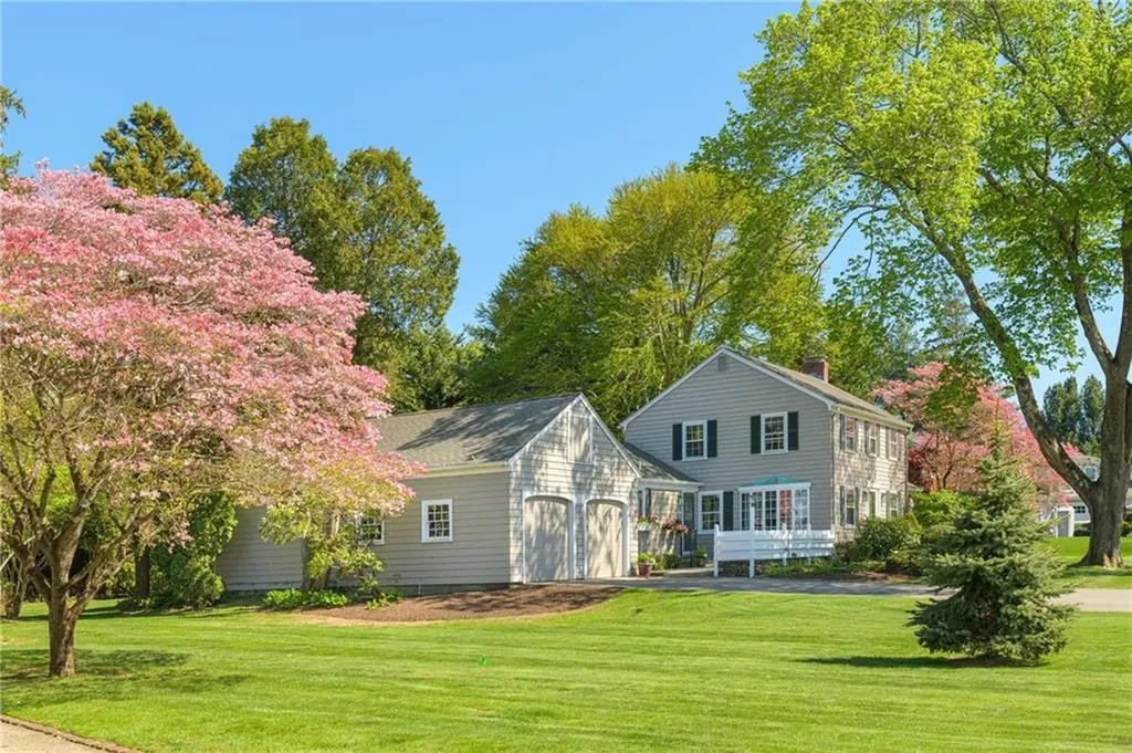 8 Harbour Road Barrington RI 02806