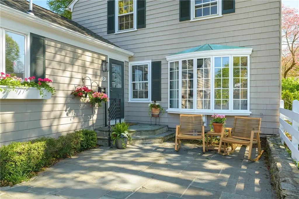 8 Harbour Road Barrington RI 02806