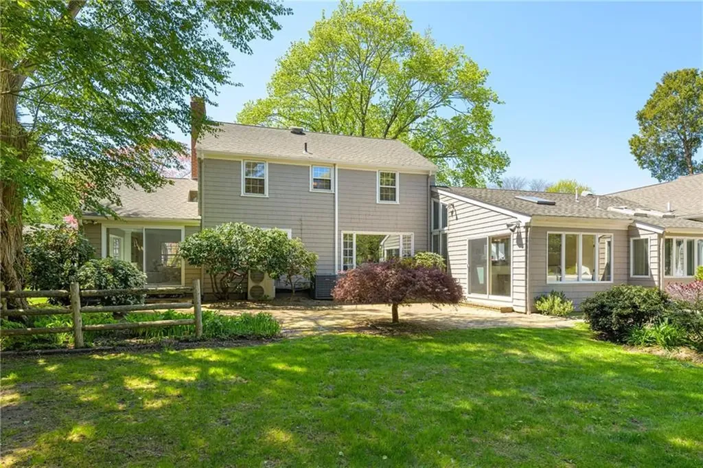 8 Harbour Road Barrington RI 02806