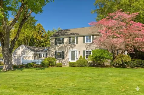 8 Harbour Road Barrington RI 02806