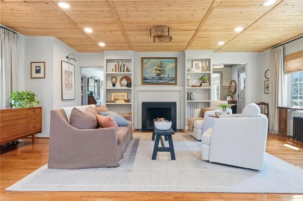 188 Post Road Westerly RI 02891