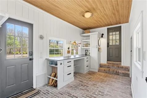 188 Post Road Westerly RI 02891