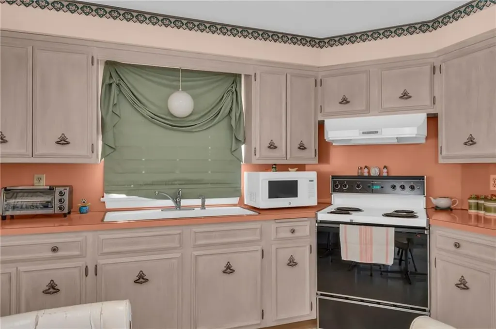 15 Pine Street North Providence RI 02911