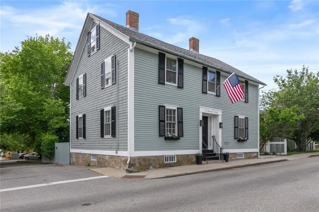 22 Farewell Street Newport RI 02840