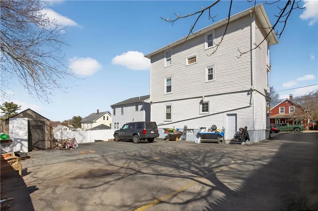 277 Ward Street Woonsocket RI 02895