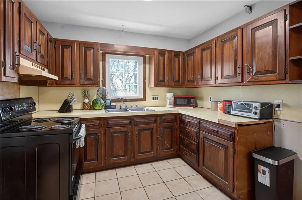 277 Ward Street Woonsocket RI 02895