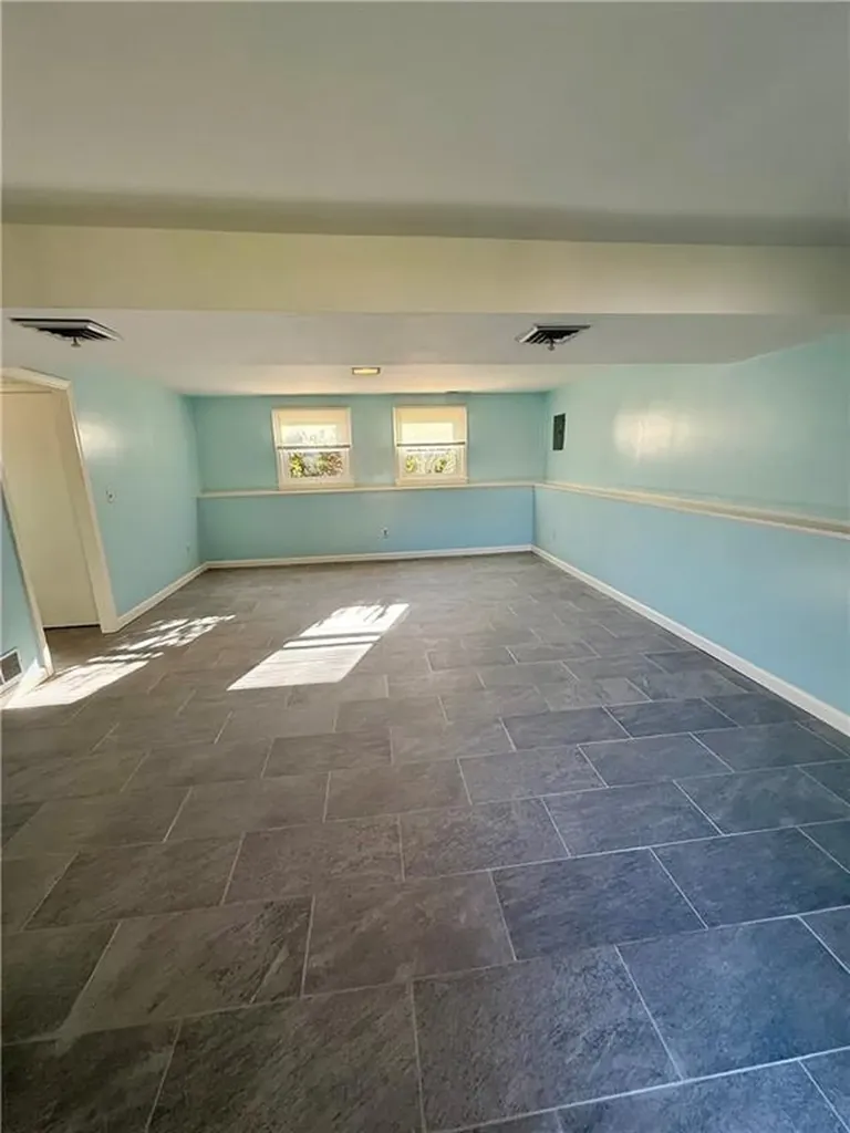 178 Canonchet Drive Portsmouth RI 02871