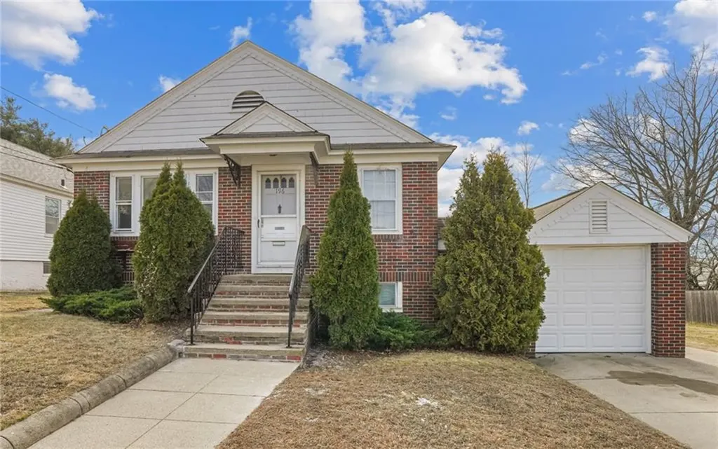 196 Wardlaw Avenue Providence RI 02908