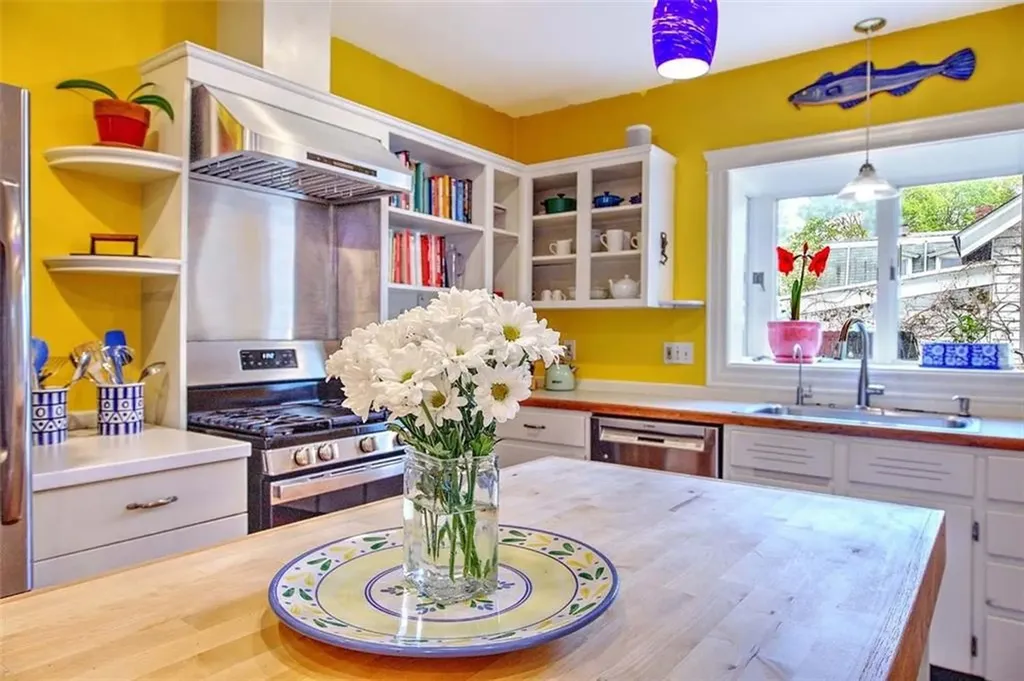 21 Mount Hope Avenue Providence RI 02906
