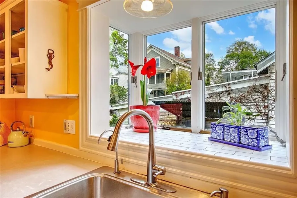 21 Mount Hope Avenue Providence RI 02906