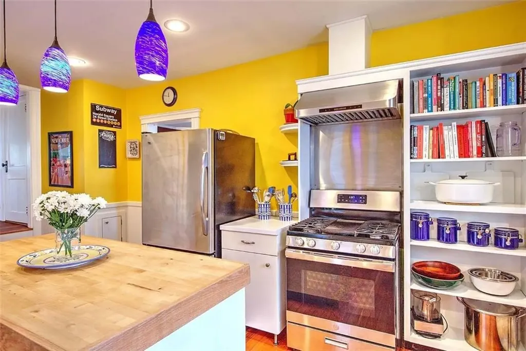 21 Mount Hope Avenue Providence RI 02906