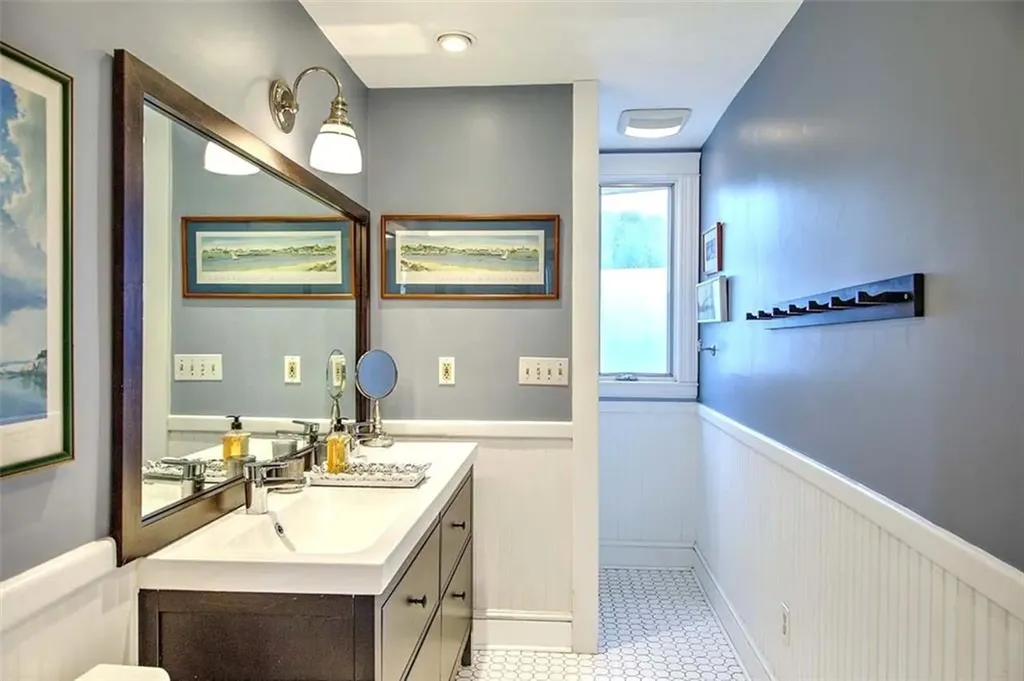 21 Mount Hope Avenue Providence RI 02906