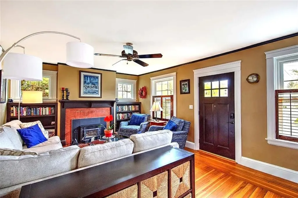21 Mount Hope Avenue Providence RI 02906