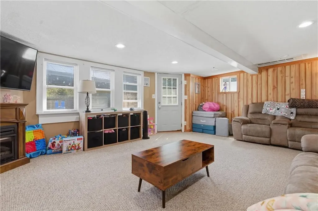 48 Overlea Road North Smithfield RI 02896