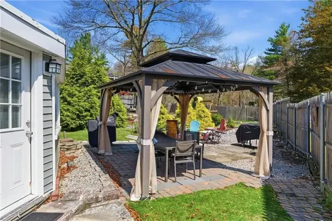 48 Overlea Road North Smithfield RI 02896