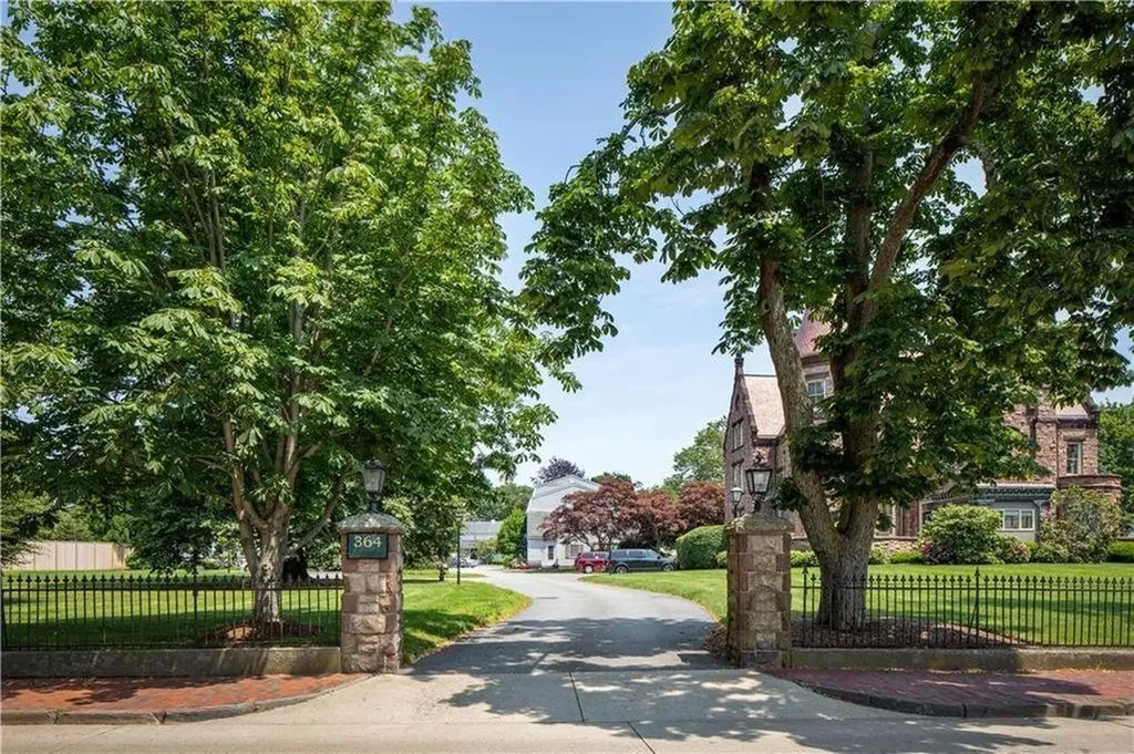 364 Bellevue Avenue Newport RI 02840
