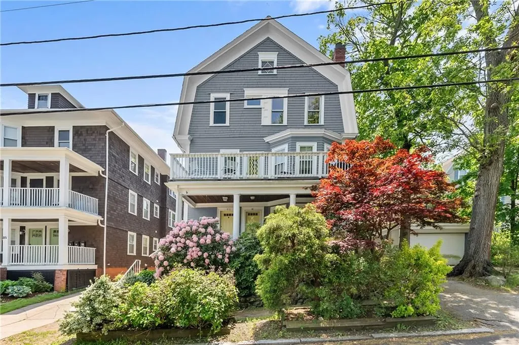 81 Larch Street Providence RI 02906
