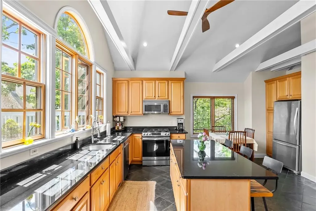 81 Larch Street Providence RI 02906