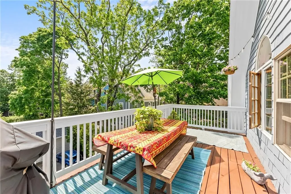 81 Larch Street Providence RI 02906