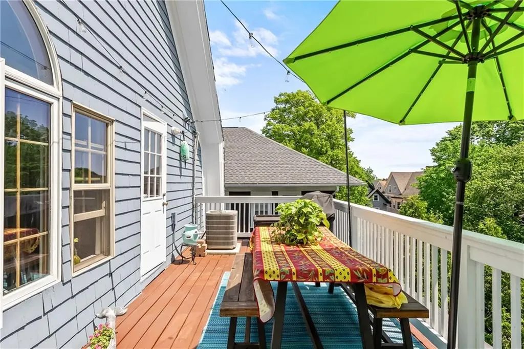 81 Larch Street Providence RI 02906