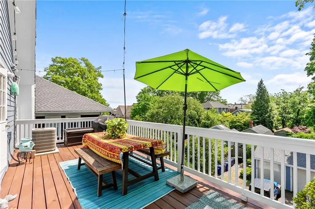 81 Larch Street Providence RI 02906