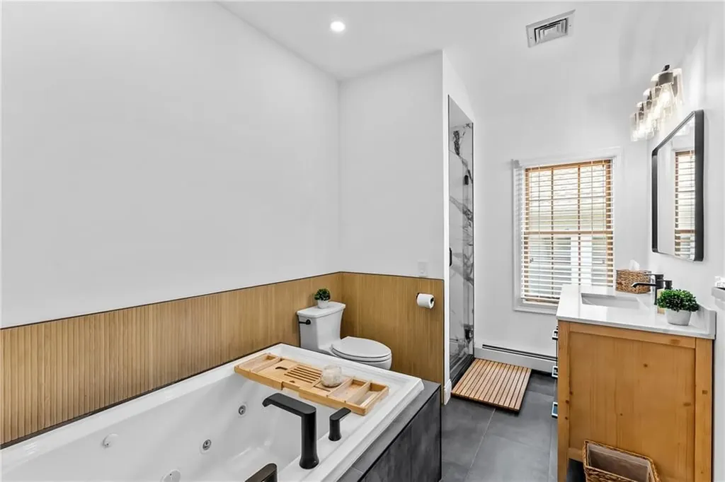 81 Larch Street Providence RI 02906