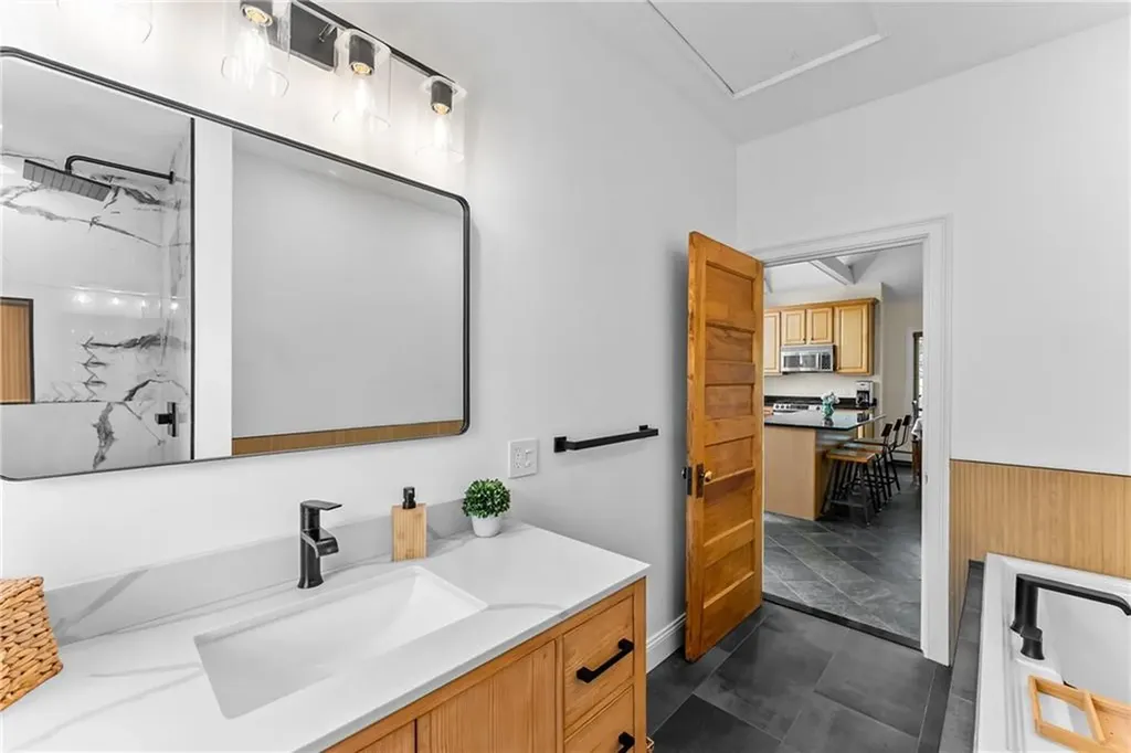 81 Larch Street Providence RI 02906
