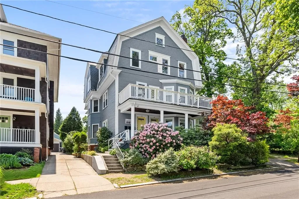 81 Larch Street Providence RI 02906