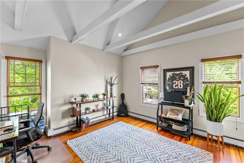 81 Larch Street Providence RI 02906