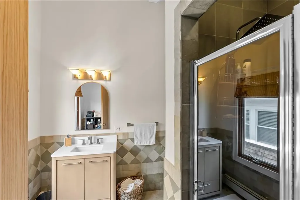 81 Larch Street Providence RI 02906