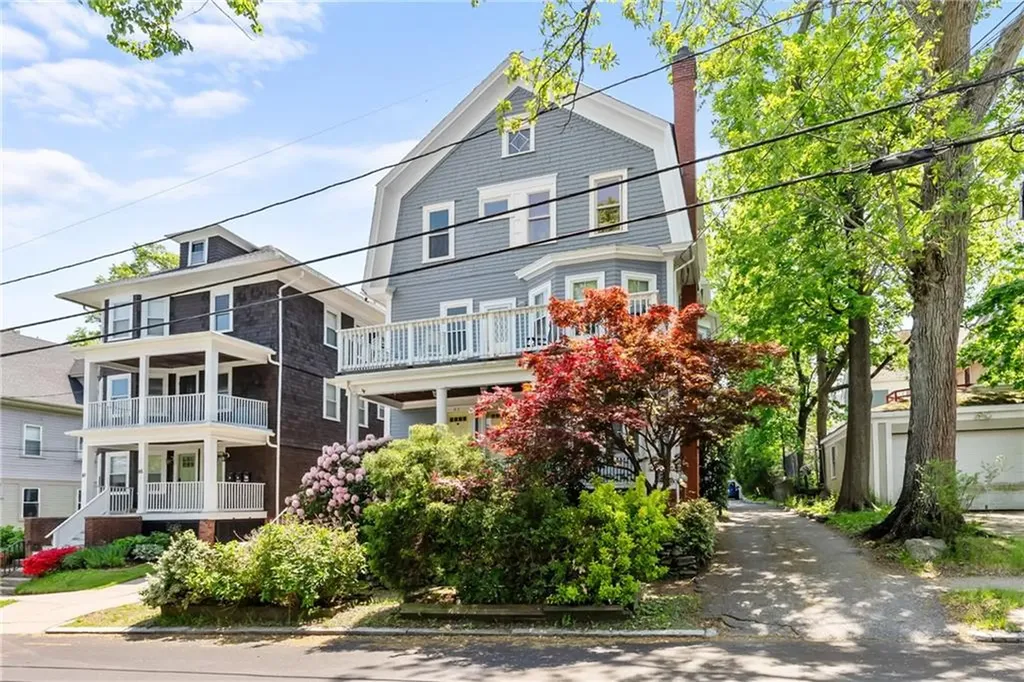 81 Larch Street Providence RI 02906
