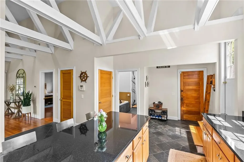 81 Larch Street Providence RI 02906