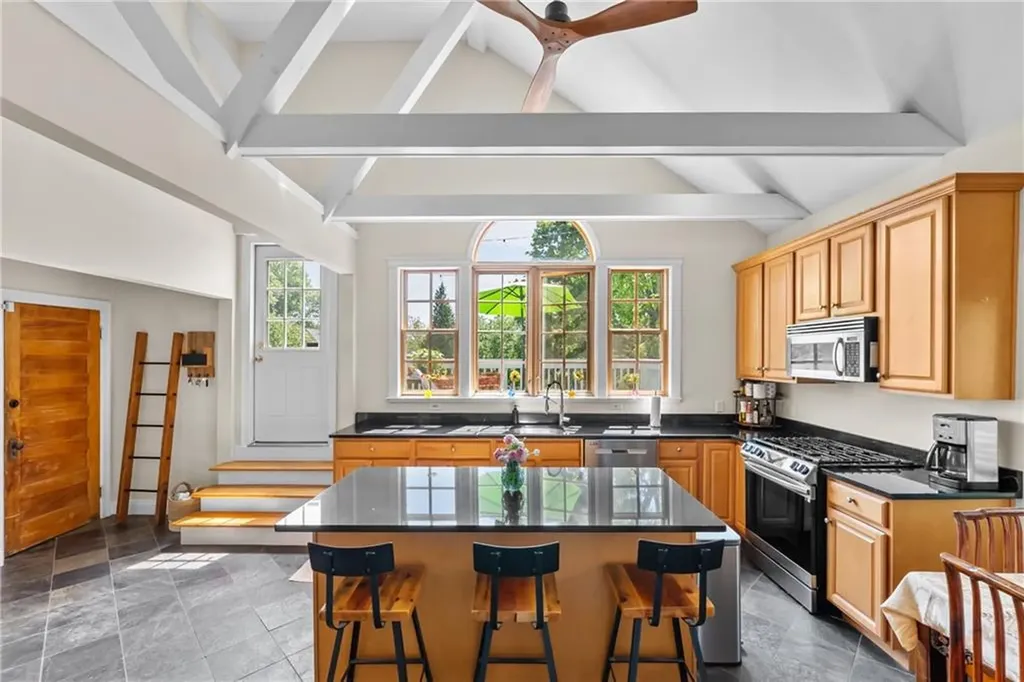 81 Larch Street Providence RI 02906