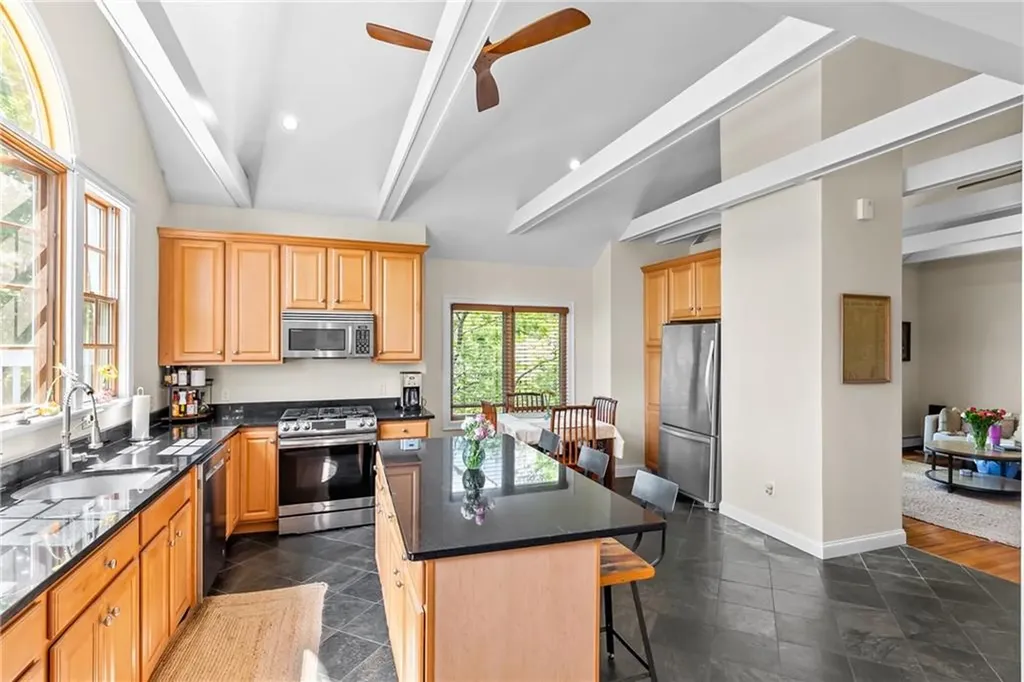 81 Larch Street Providence RI 02906