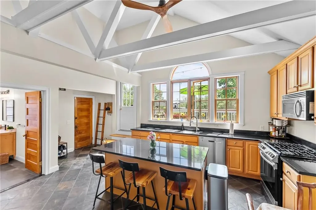 81 Larch Street Providence RI 02906