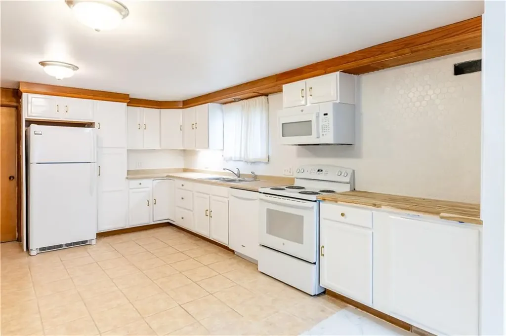 10 Potter Drive Providence RI 02907