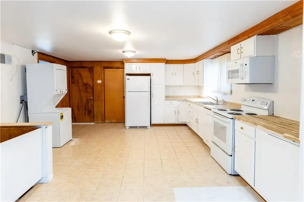 10 Potter Drive Providence RI 02907
