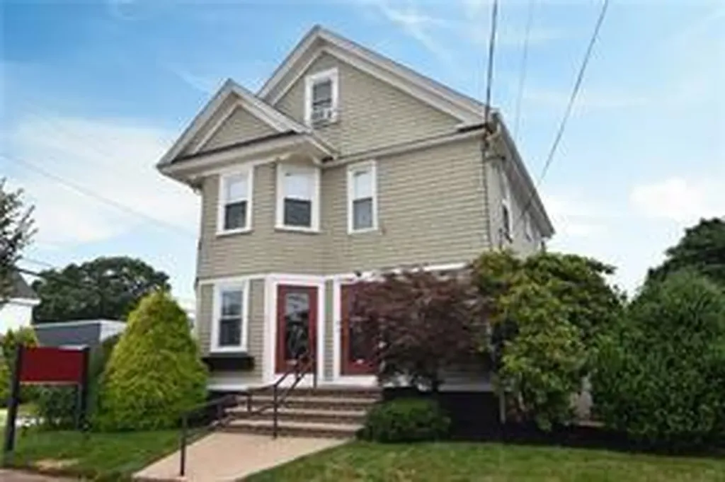 37 Rolfe Square Cranston RI 02910