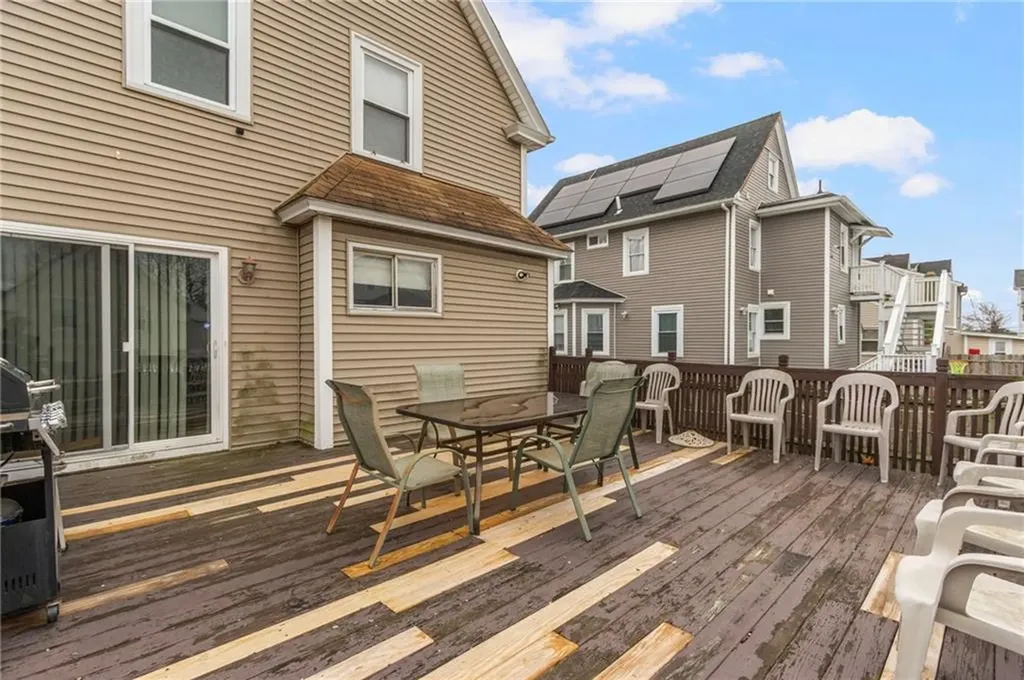 95 Corinth Street Providence RI 02907