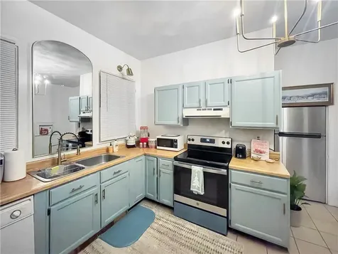 18 20 Adelphi Avenue Providence RI 02906