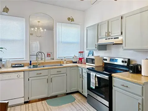 18 20 Adelphi Avenue Providence RI 02906