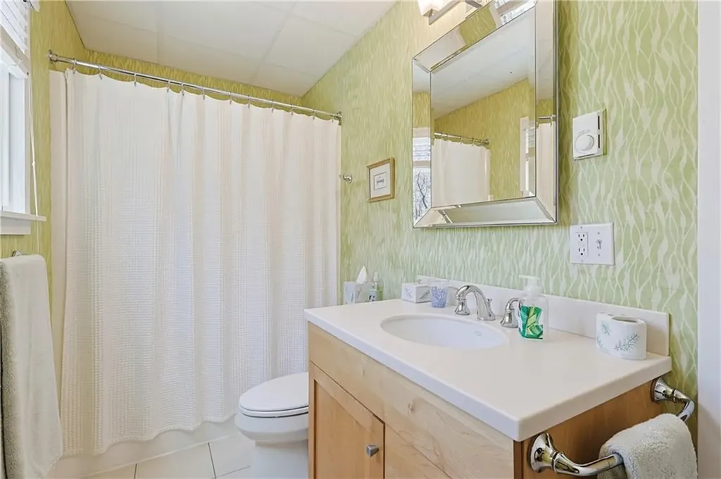 203 North Niantic Drive Charlestown RI 02813