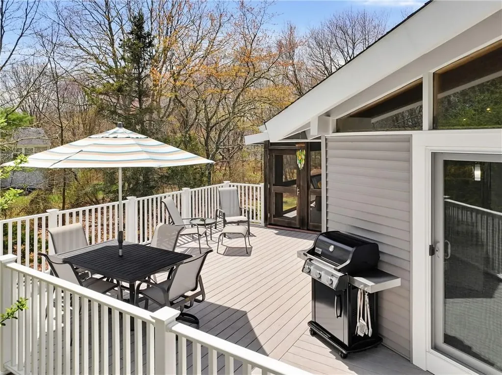 203 North Niantic Drive Charlestown RI 02813