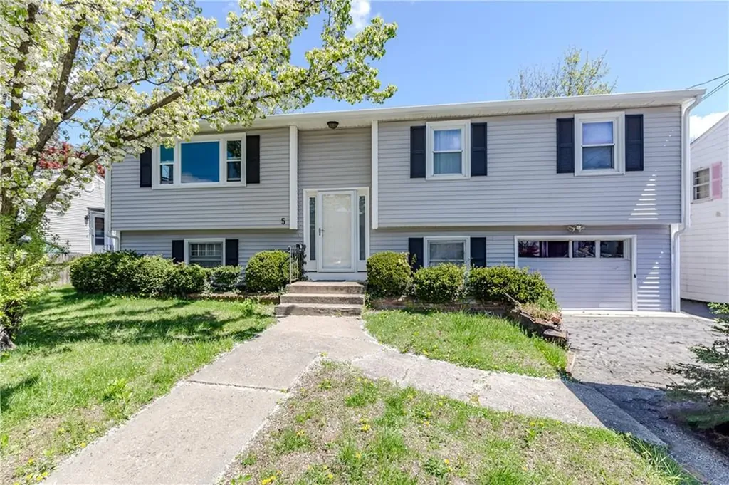 5 Standish Avenue North Providence RI 02911